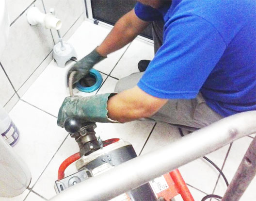 Sử dụng máy móc, kỹ thuật tiên tiến tiết kiệm nhân lực